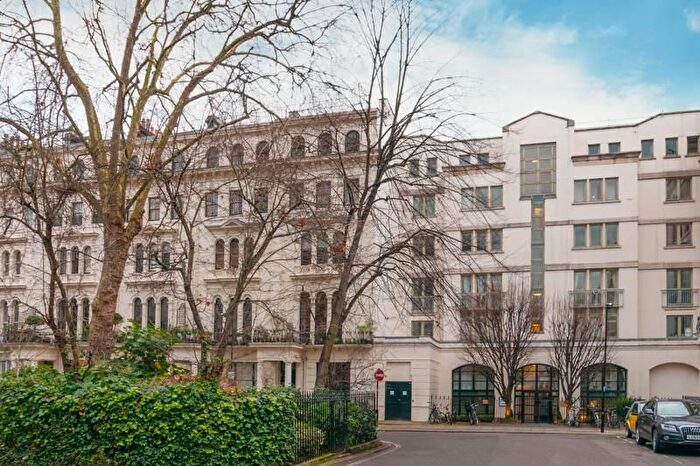 2 Bedroom Flat To Rent In Kensington Gardens Square, London, W2