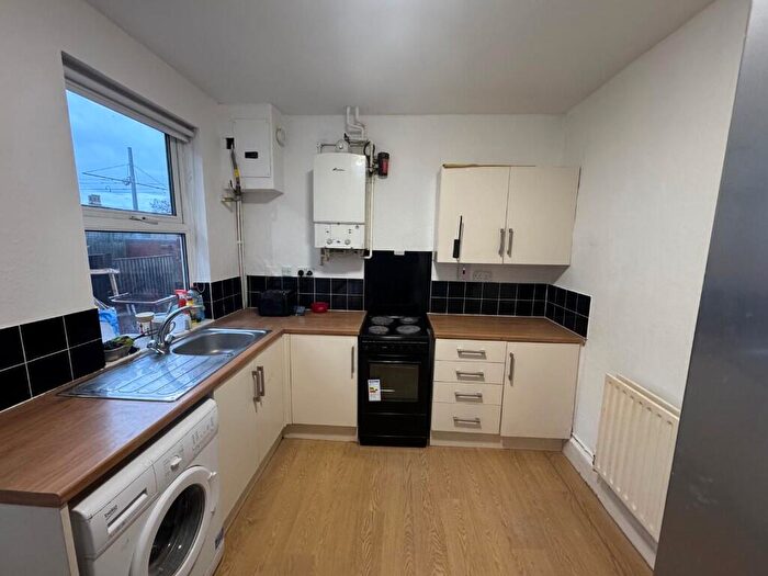 4 Bedroom Detached House To Rent In Greenfield Street, Nottingham, Nottinghamshire, NG7