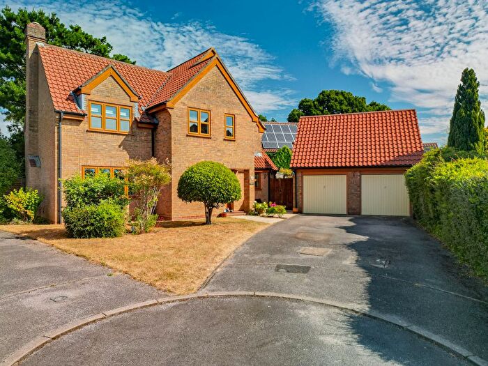 4 Bedroom Detached House For Sale In Cranbourne Drive, Otterbourne, SO21