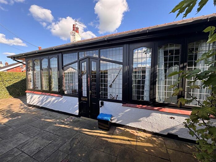 2 Bedroom Semi-detached Bungalow For Sale In Dale Avenue, Longton, PR4
