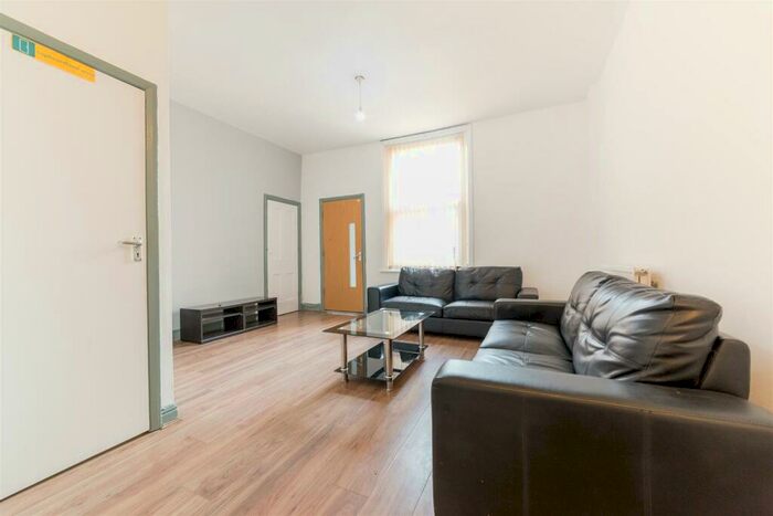 4 Bedroom Terraced House To Rent In £pppw - Heaton Road, Heaton, NE6