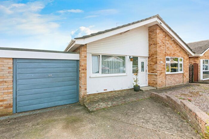 3 Bedroom Detached Bungalow For Sale In Lockhart Road, Ellingham, Bungay, NR35