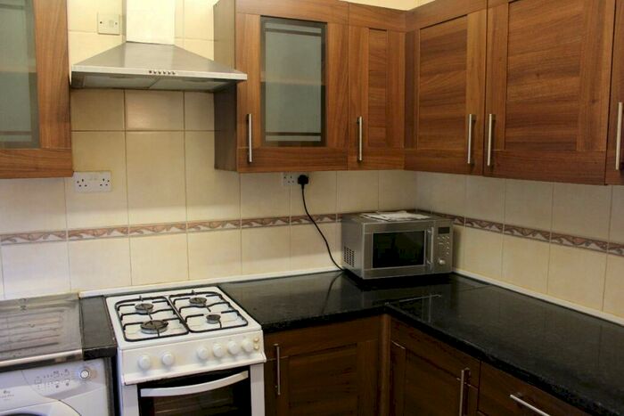 3 Bedroom Terraced House To Rent In Trafford Street-Fm, Preston, PR1