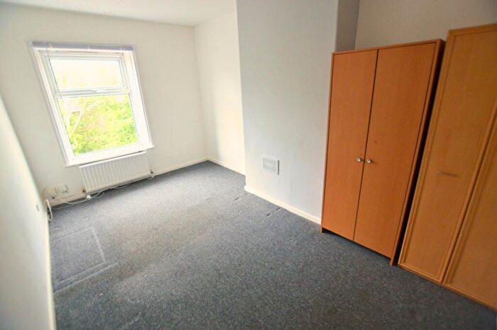 2 Bedroom House To Rent In Church Street, Leeds, LS27