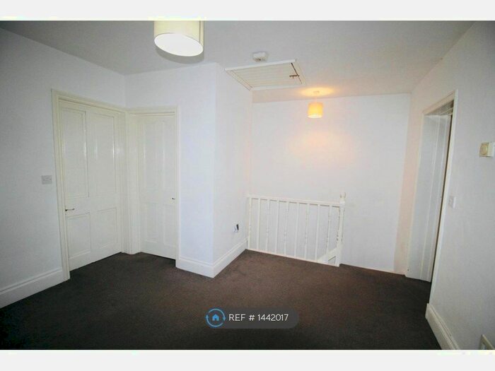 1 Bedroom Flat To Rent In Huish, Yeovil, BA20