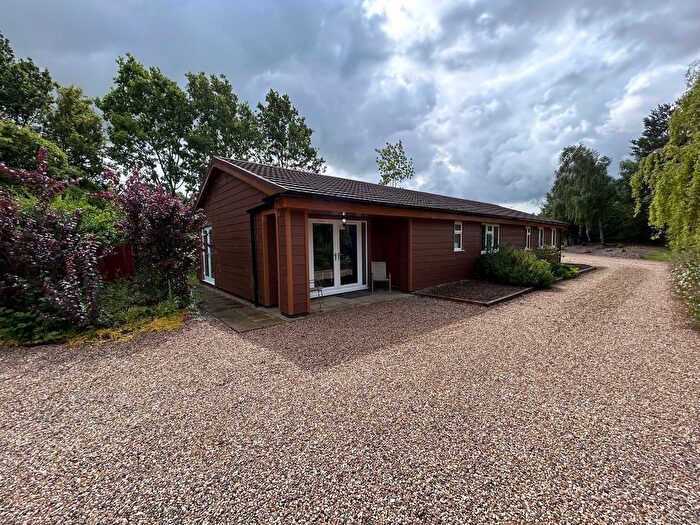 3 Bedroom Lodge To Rent In Cliff Lane, Marston, Grantham, NG32