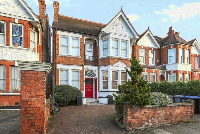 Apartment To Rent In Teignmouth Road, Willesden Green, London, NW2