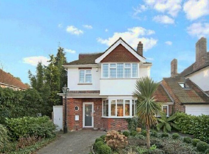 5 Bedroom Property To Rent In Lauderdale Drive, Richmond, TW10