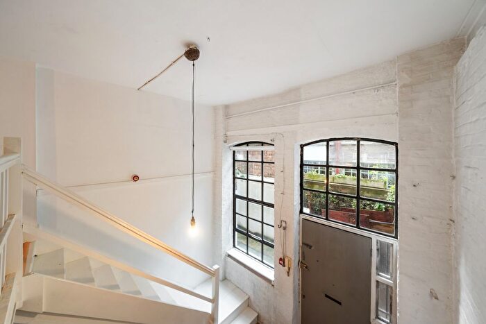 1 Bedroom Flat To Rent In Tudor Road (), South Hackney, London, E9