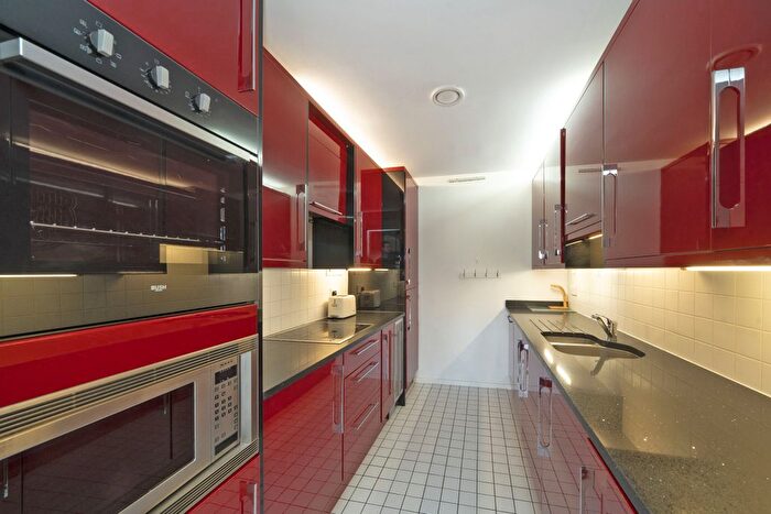 2 Bedroom Flat For Sale In Cromwell Road, London, SW7