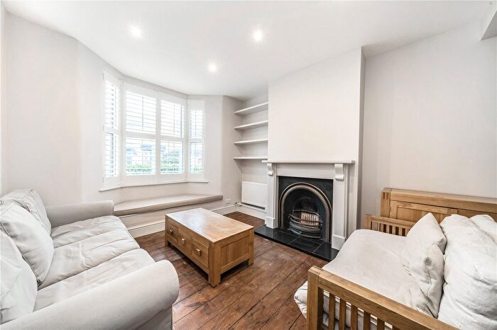 3 Bedroom Terraced House To Rent In West Road, Stratford, London, E15