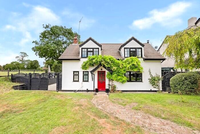 3 Bedroom Detached House For Sale In Norwood End, Fyfield, CM5