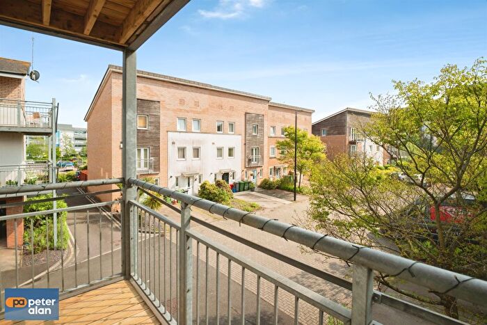 2 Bedroom Flat For Sale In Burford Gardens, Cardiff, CF11