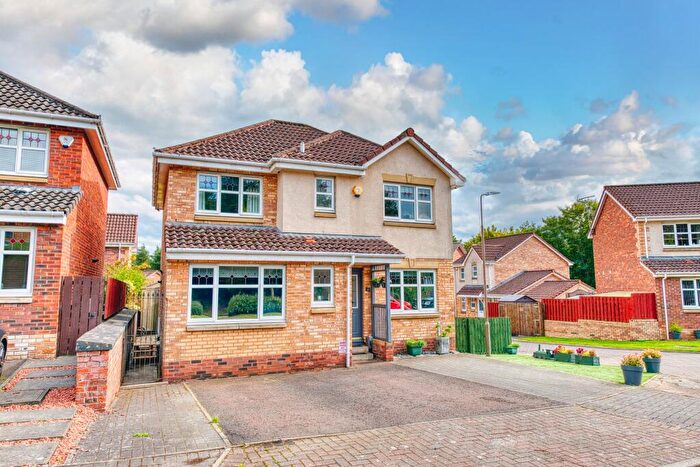 4 Bedroom Detached House For Sale In Barn Place, Livingston, EH54