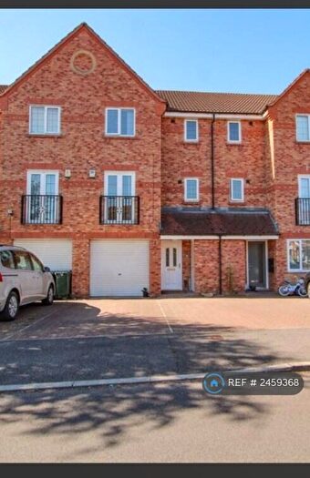 4 Bedroom Terraced House To Rent In Fewston Way, Doncaster, DN4