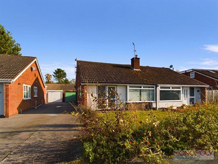 2 Bedroom Semi-Detached Bungalow For Sale In Redland Close, Gresford, Wrexham, LL12