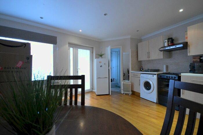 1 Bedroom Flat To Rent In Elliot Road, London NW4