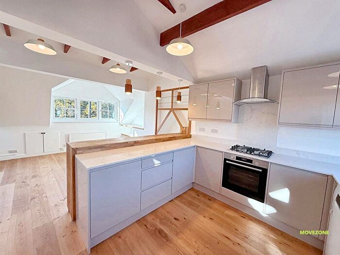 2 Bedroom Flat To Rent In Station Road, West Wickham, BR4