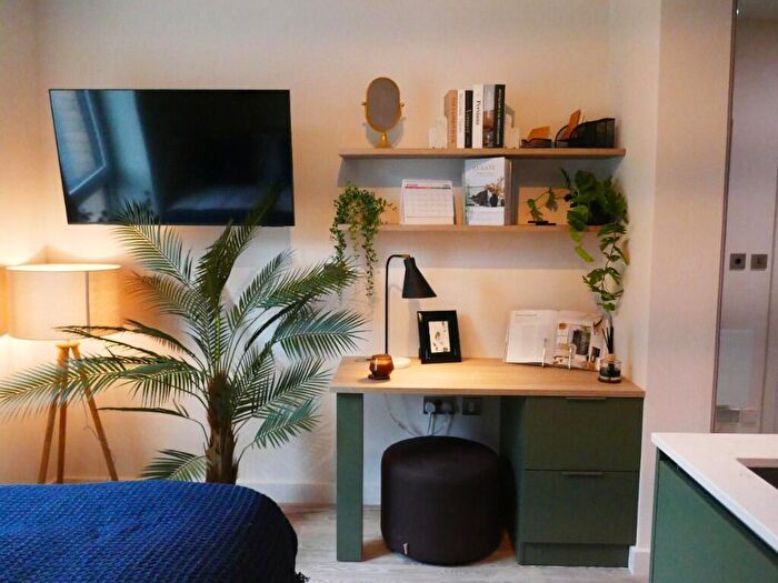 Studio To Rent In Clarence Street, Kingston Upon Thames, Surrey, KT1