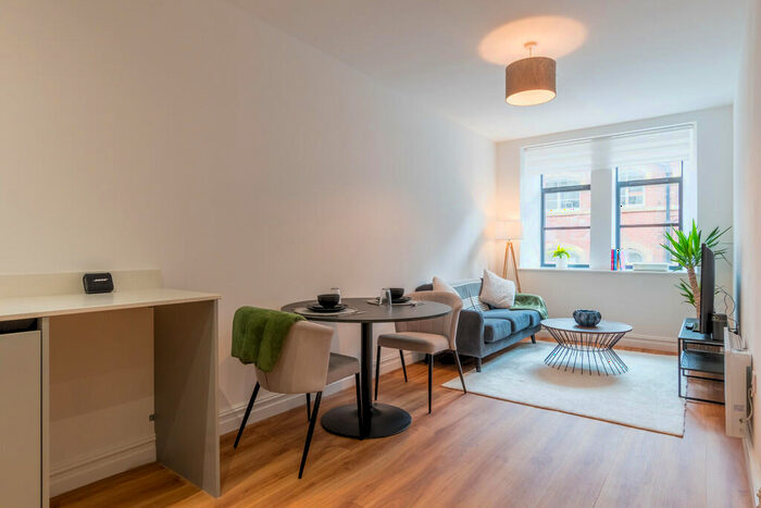 2 Bedroom Apartment To Rent In York Place, Leeds, LS1