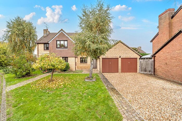 4 Bedroom Detached House For Sale In Rawlings Close, South Marston, Swindon, SN3