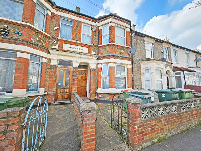 2 Bedroom Flat To Rent In Meanley Road, London, London, E12