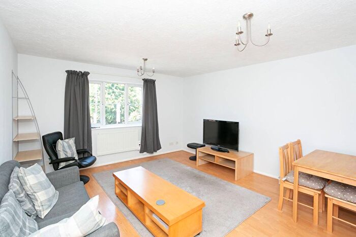 2 Bedroom Flat To Rent In Whippendell Road, Watford, WD18