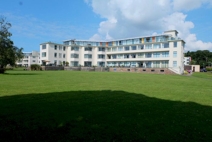3 Bedroom Flat To Rent In Hayes Road, Sully, Penarth, CF64