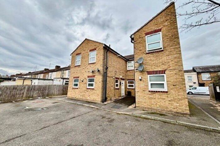 1 Bedroom Maisonette To Rent In Fox Street, Gillingham, ME7