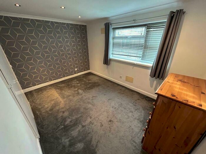 2 Bedroom Apartment To Rent In Flat, Kitwell Lane, Bartley Green, West