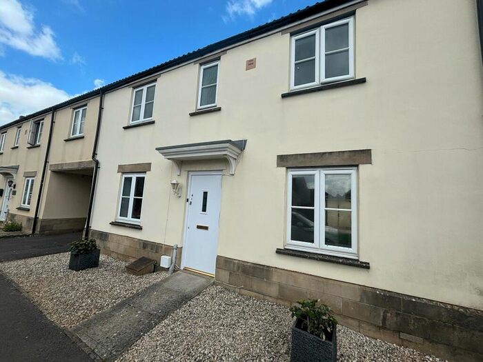 3 Bedroom House To Rent In Isis Close, Calne, SN11