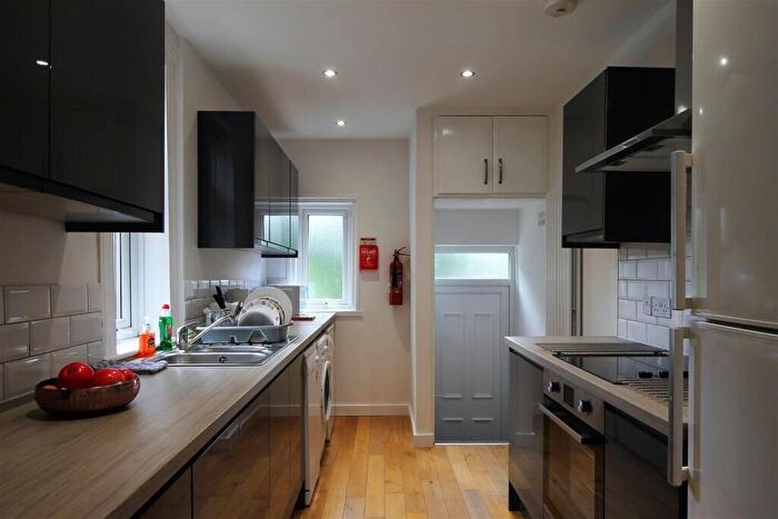 5 Bedroom Maisonette To Rent In Greystoke Avenue, Sandyford, NE2