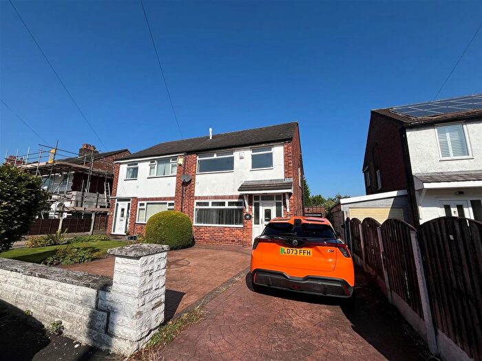 3 Bedroom Property To Rent In Bruntwood Avenue, Heald Green, Cheadle, SK8