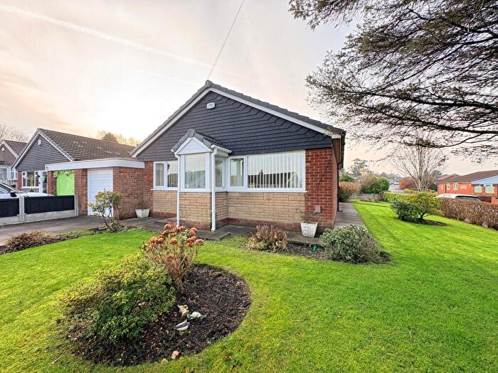 2 Bedroom Semi-Detached Bungalow For Sale In Smethurst Lane, Bolton, BL3