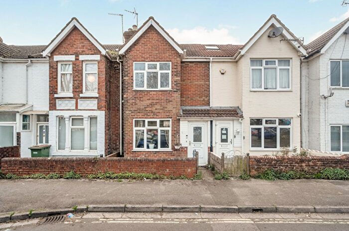 3 Bedroom Terraced House To Rent In Market Street, Eastleigh, Hampshire, SO50