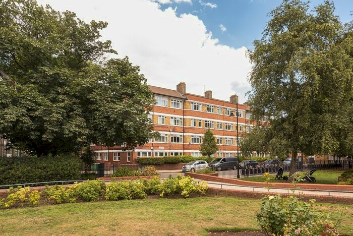 2 Bedroom Flat To Rent In Tyers Estate, Bermondsey Street, London, SE1