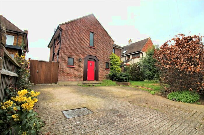 3 Bedroom Detached House To Rent In Windsor Road, Gravesend, Kent, DA12