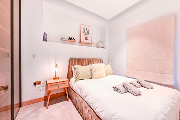 1 Bedroom Flat For Sale In Baker Street, Marylebone, W1U