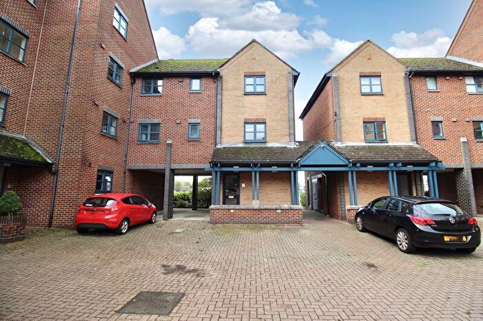 1 Bedroom Flat To Rent In Riverdene Place, Bitterne Park, SO18