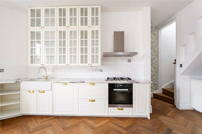 3 Bedroom Flat To Rent In Prince Of Wales Drive, Battersea, SW11