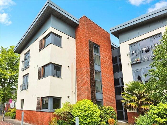 2 Bedroom Flat To Rent In Parkgate, Rosyth, Dunfermline, Fife, KY11