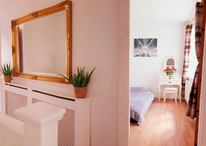 3 Bedroom Flat To Rent In Kingsley Gardens, London, E4