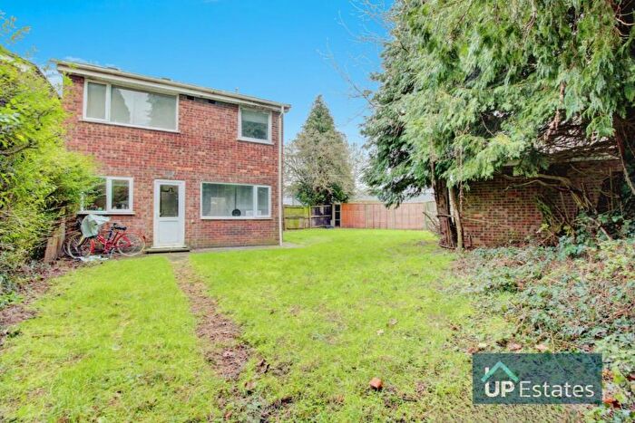 4 Bedroom Detached House For Sale In Grasscroft Drive, Cheylesmore, Coventry, CV3