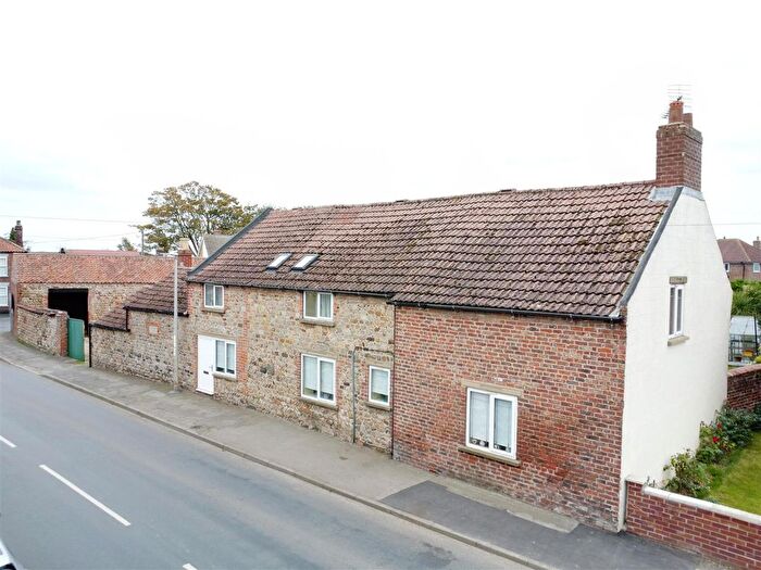 4 Bedroom Detached House For Sale In Main Street, Skipsea, YO25