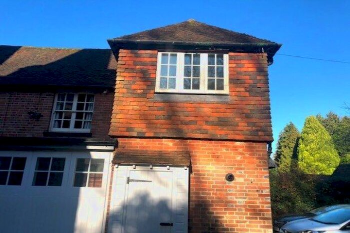 2 Bedroom Flat To Rent In Osmers Hill, Wadhurst, TN5