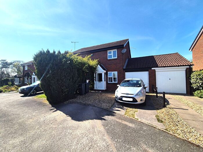 2 Bedroom Semi-Detached House To Rent In Gannahs Farm Close, Sutton Coldfield, B76