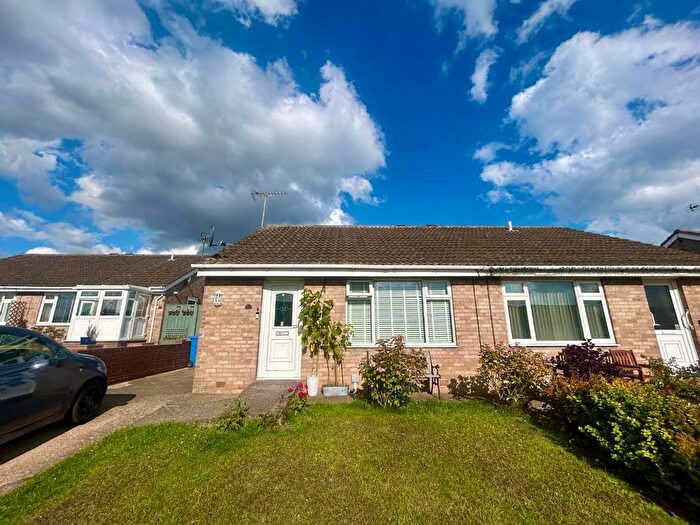 2 Bedroom Semi-Detached Bungalow To Rent In Bed Semi-Detached Bungalow, Sandringham Close, Bridlington, YO16
