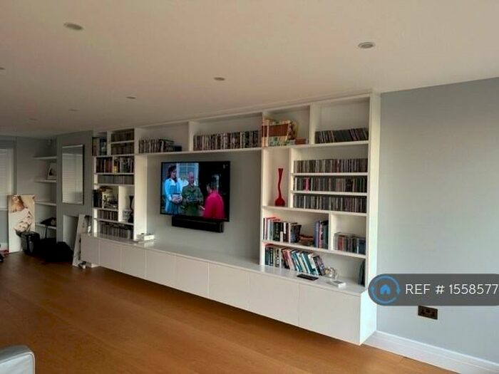 4 Bedroom Semi-Detached House To Rent In The Shrubberies, Chigwell, IG7