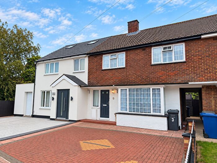 4 Bedroom Terraced House For Sale In Hertford Road, Barnet, EN4