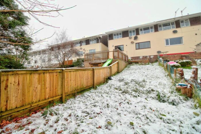 2 Bedroom Flat For Sale In The Garth, Abertridwr, Caerphilly, CF83